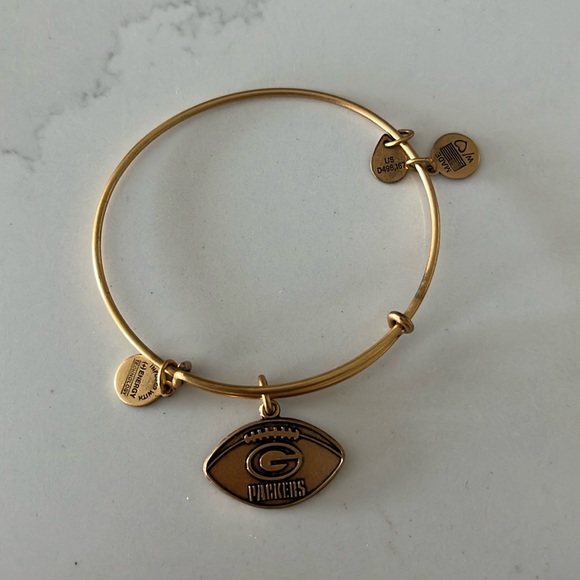Alex and Ani Green Bay Packers gold bracelet. - Picture 1 of 1